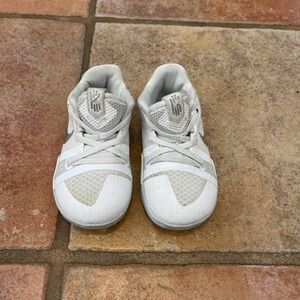 Toddler Kyrie Irving Nike Shoes size 6